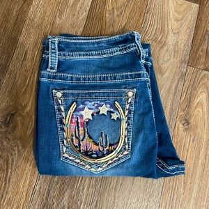 Like New!! Womens Miss Me Jeans. Size 31. Boot Cut. Inseam 34. Good Stretch!!💜